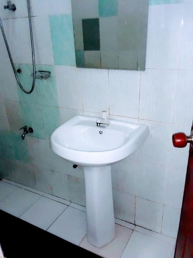 Black And White Kandy Guest House 02 Deiyannewela Luaran gambar