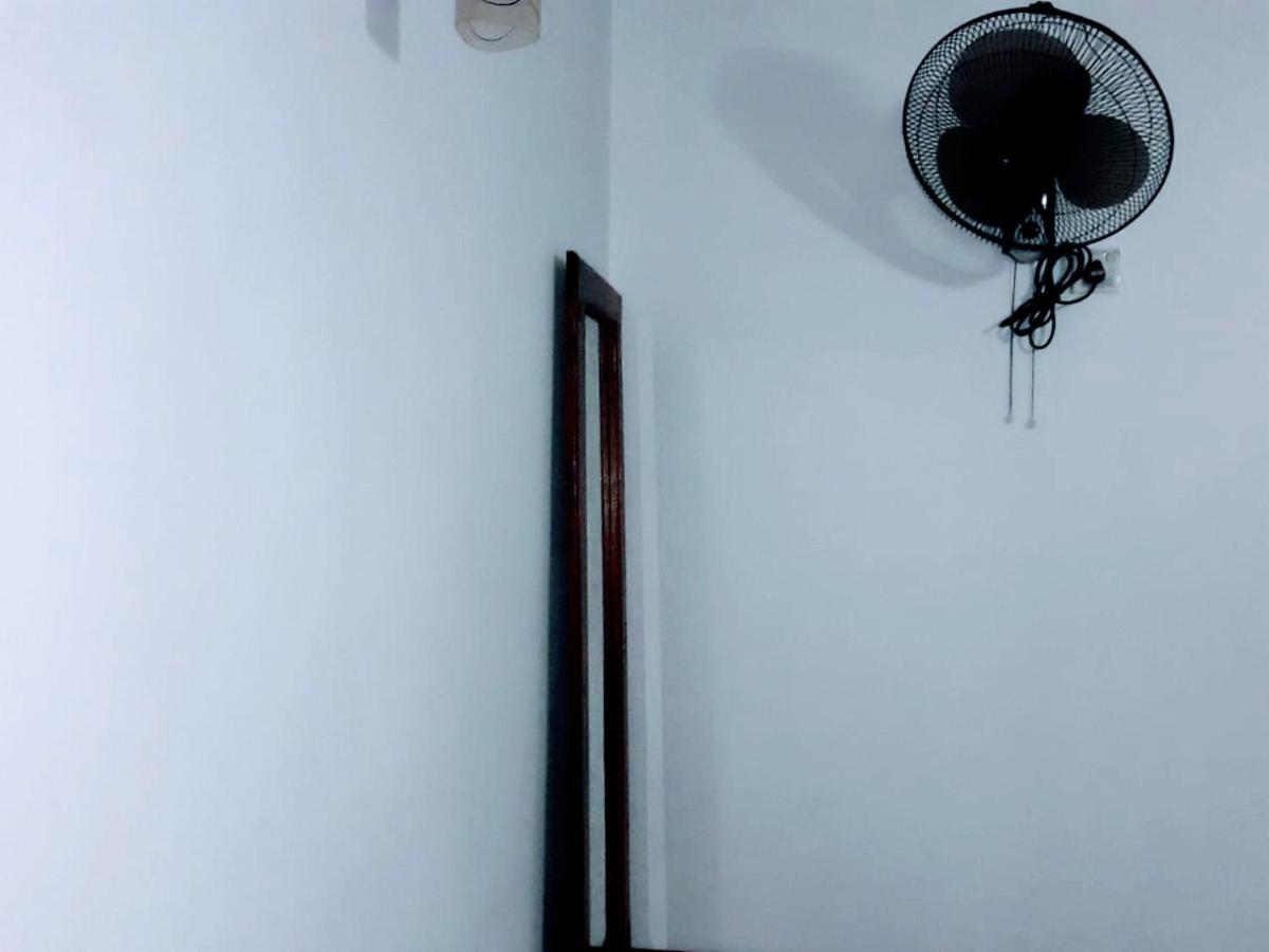 Black And White Kandy Guest House 02 Deiyannewela Luaran gambar