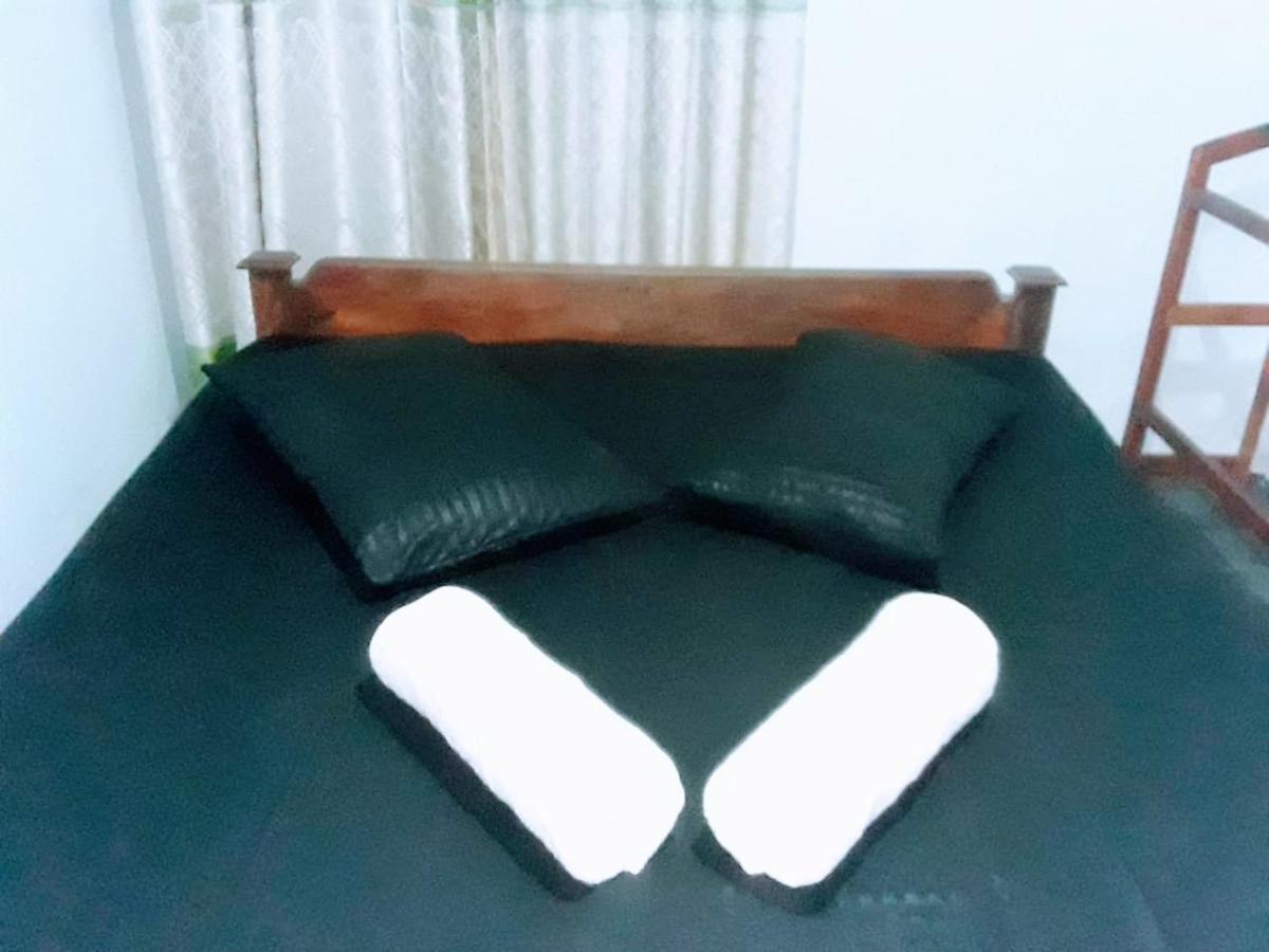 Black And White Kandy Guest House 02 Deiyannewela Luaran gambar