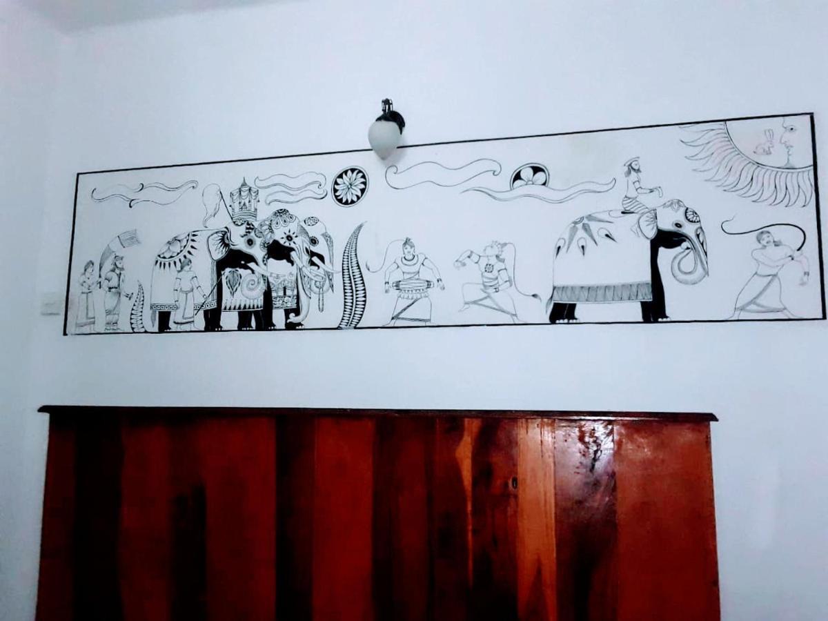 Black And White Kandy Guest House 02 Deiyannewela Luaran gambar