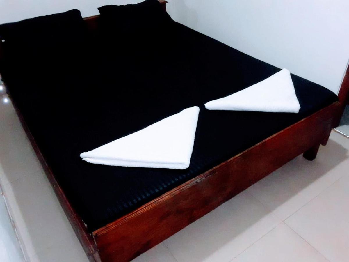 Black And White Kandy Guest House 02 Deiyannewela Luaran gambar
