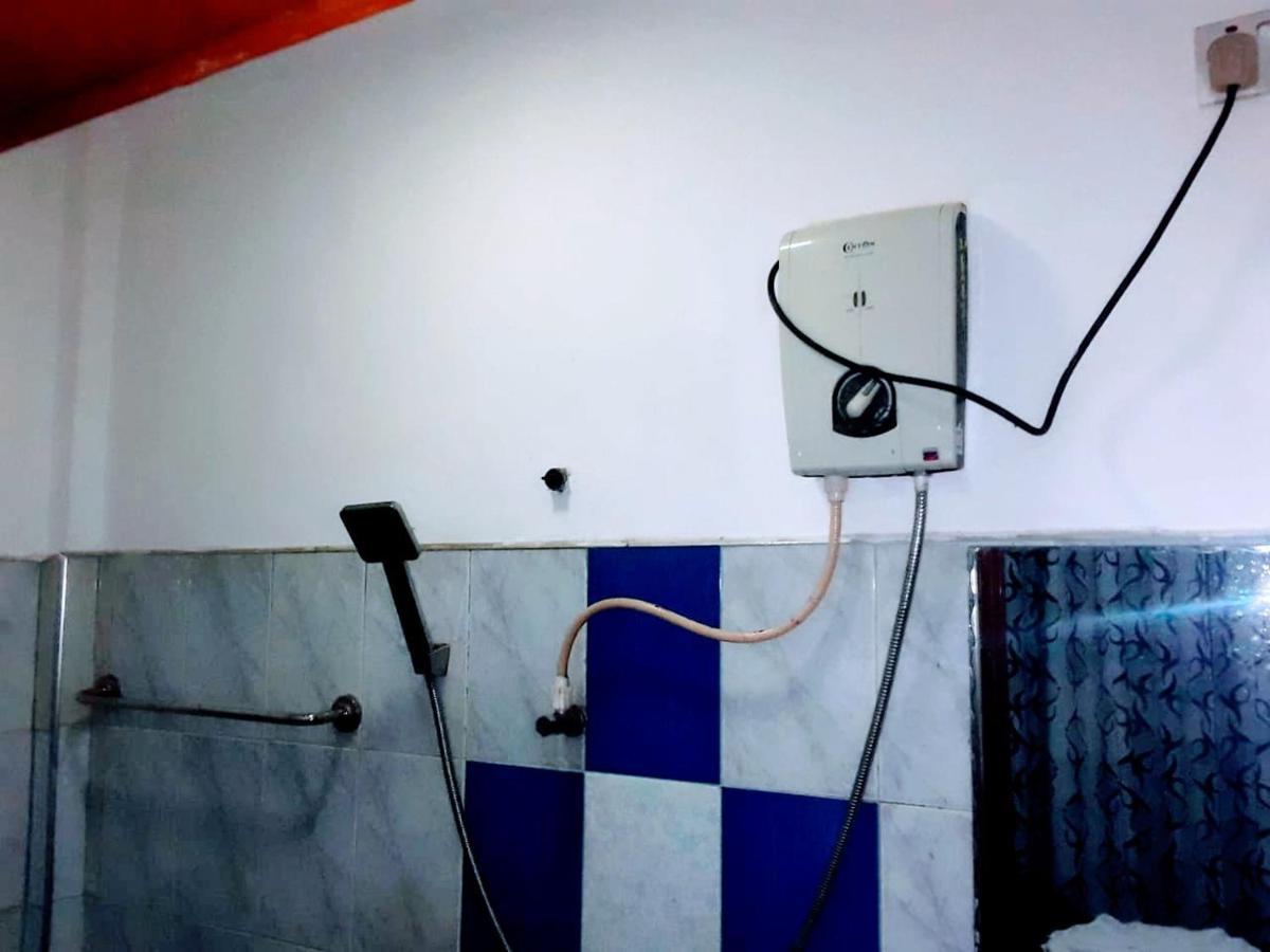 Black And White Kandy Guest House 02 Deiyannewela Luaran gambar