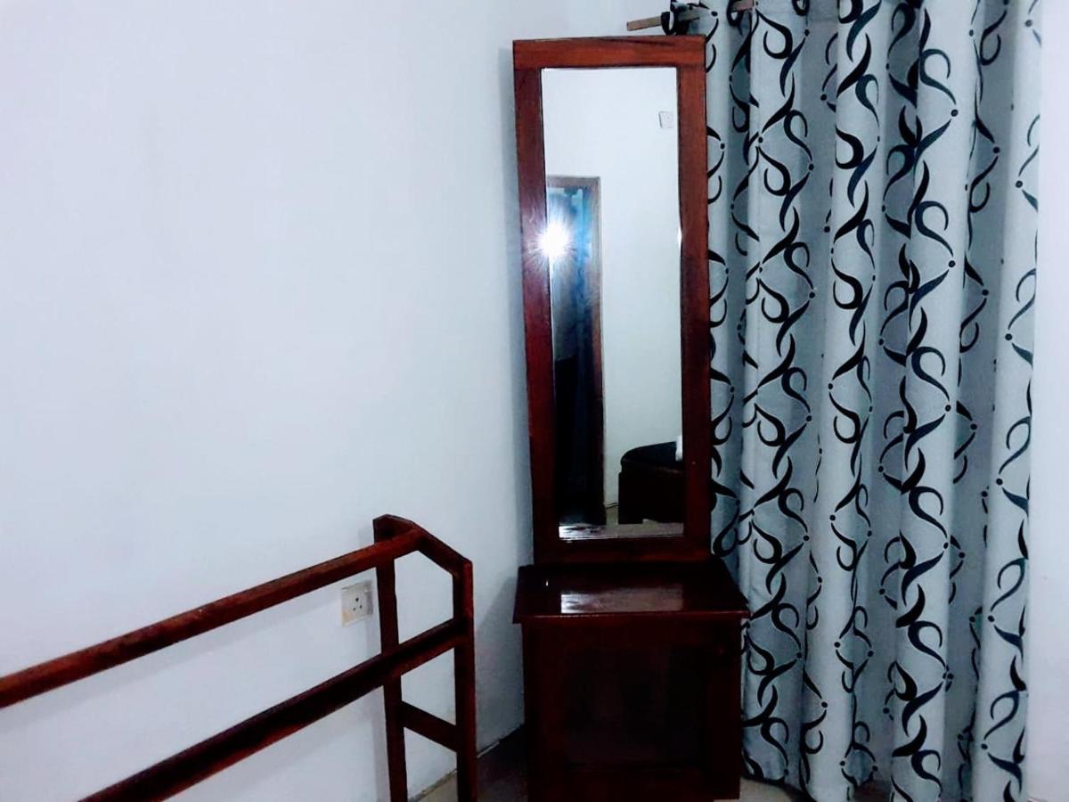 Black And White Kandy Guest House 02 Deiyannewela Luaran gambar