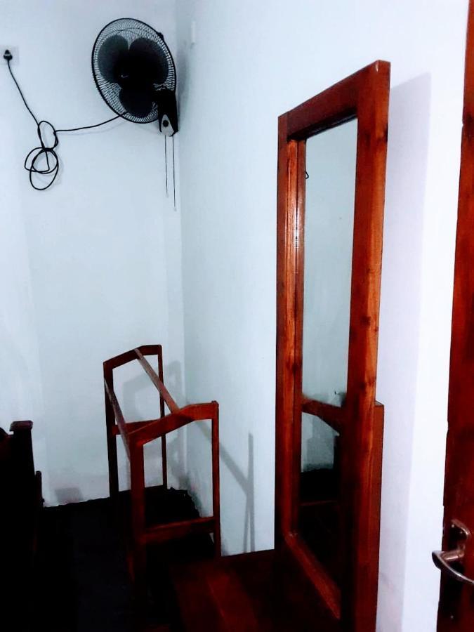 Black And White Kandy Guest House 02 Deiyannewela Luaran gambar