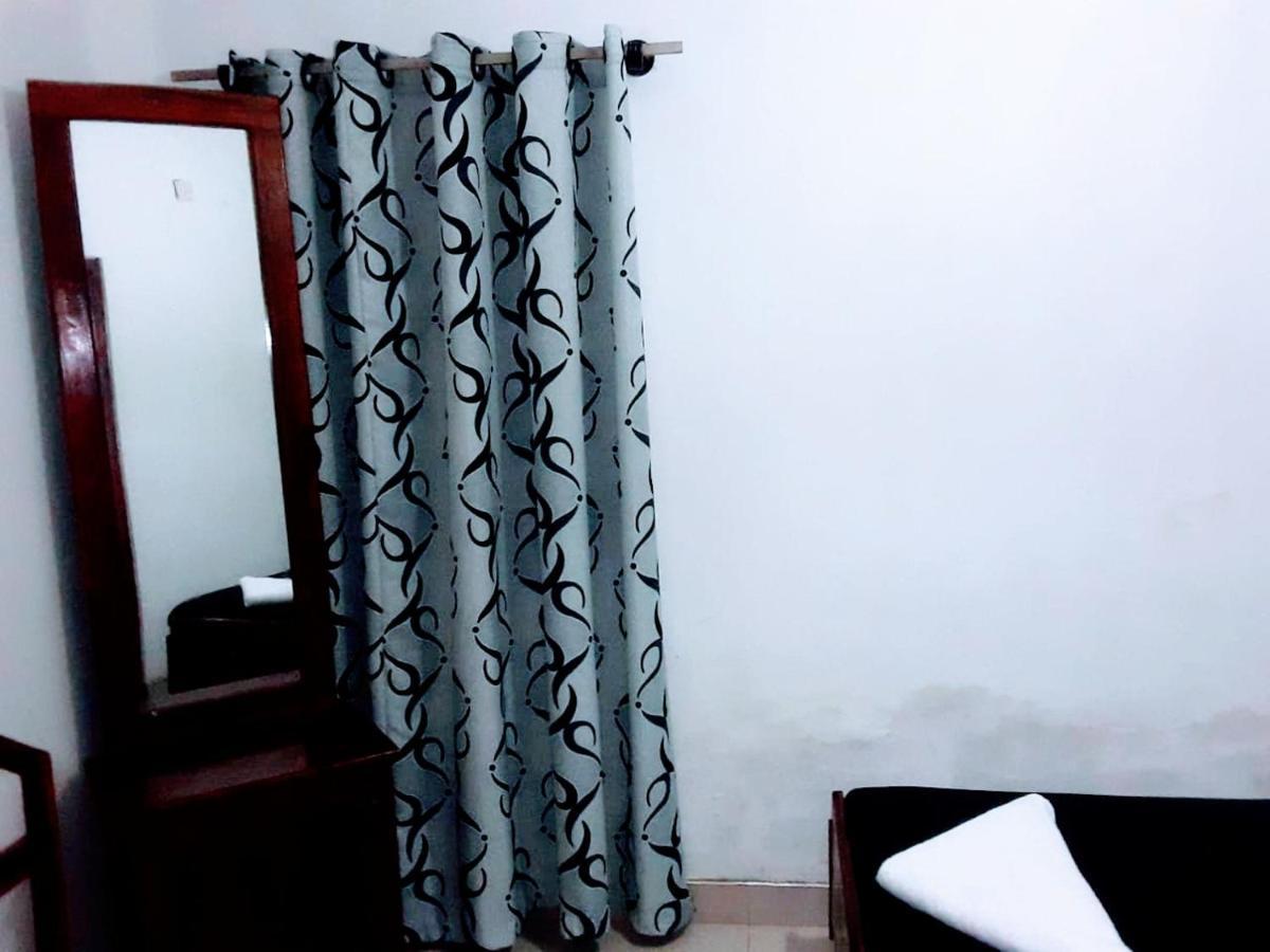 Black And White Kandy Guest House 02 Deiyannewela Luaran gambar
