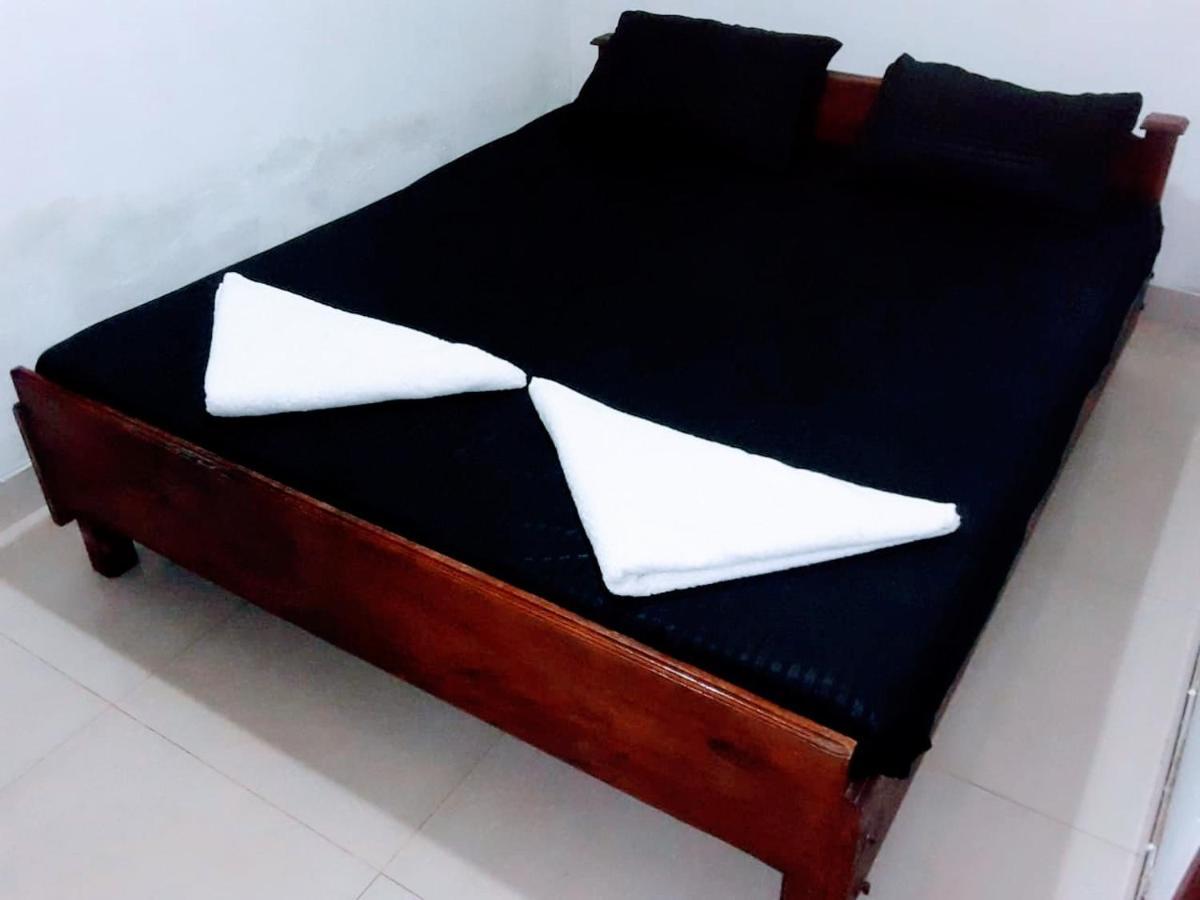 Black And White Kandy Guest House 02 Deiyannewela Luaran gambar
