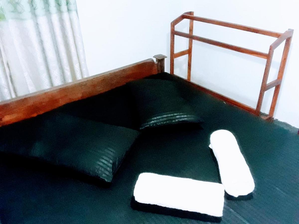 Black And White Kandy Guest House 02 Deiyannewela Luaran gambar