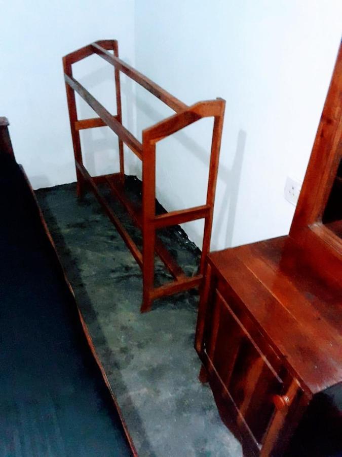 Black And White Kandy Guest House 02 Deiyannewela Luaran gambar